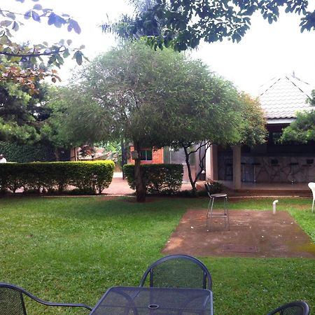 Executive Airport Hotel Entebbe Zewnętrze zdjęcie