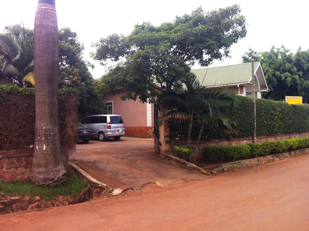 Executive Airport Hotel Entebbe Zewnętrze zdjęcie