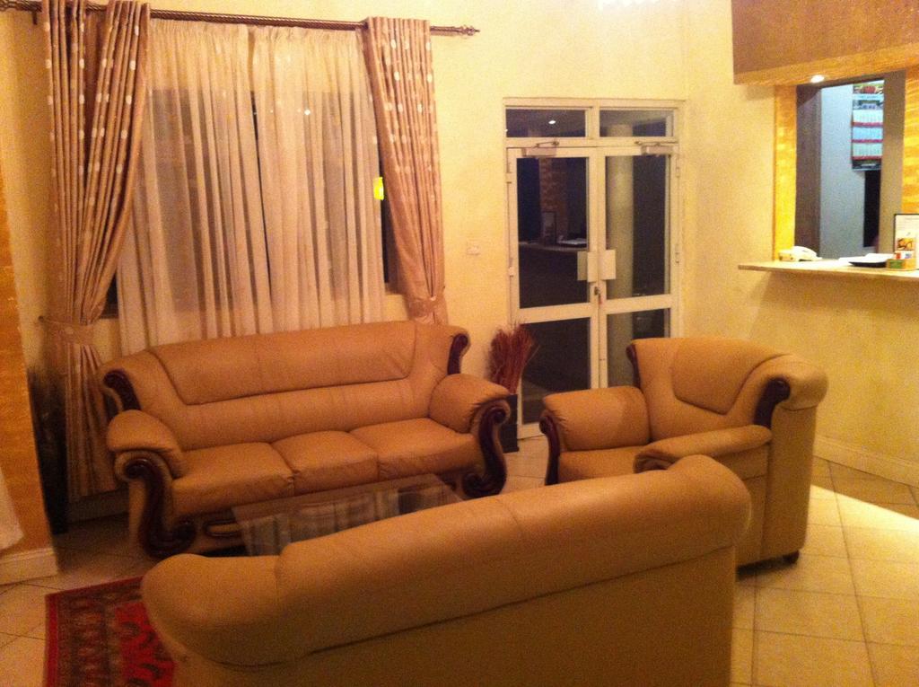 Executive Airport Hotel Entebbe Zewnętrze zdjęcie