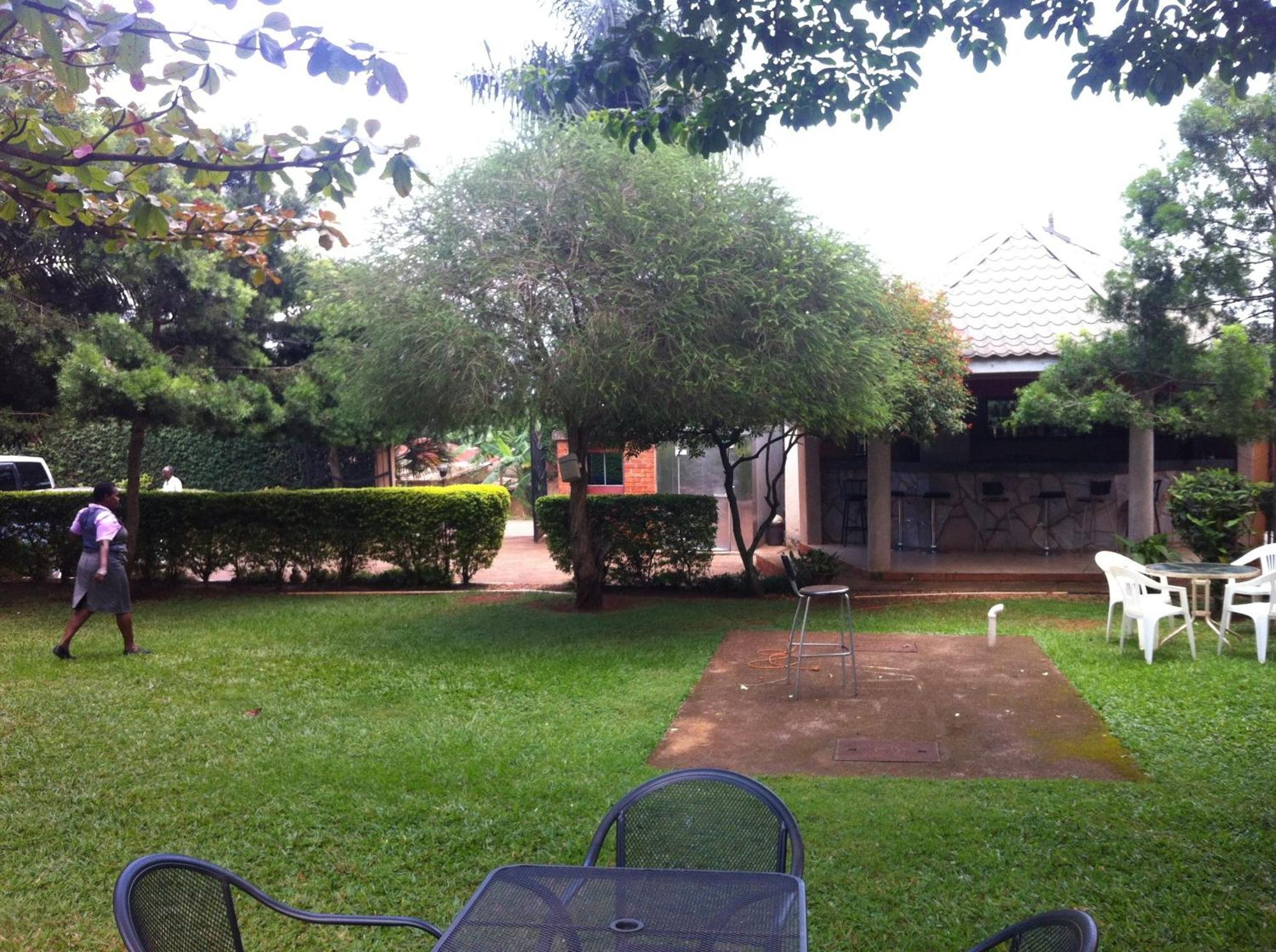 Executive Airport Hotel Entebbe Zewnętrze zdjęcie