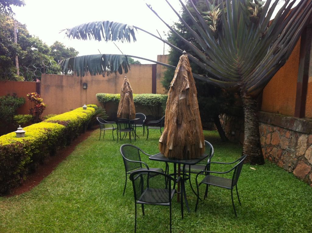 Executive Airport Hotel Entebbe Zewnętrze zdjęcie