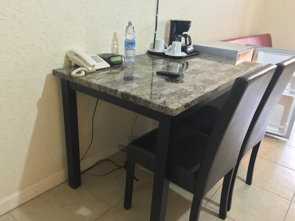 Executive Airport Hotel Entebbe Zewnętrze zdjęcie