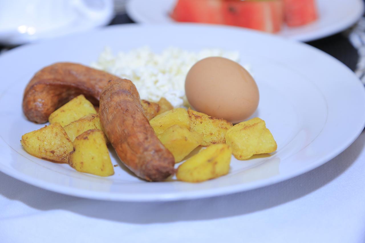 Executive Airport Hotel Entebbe Zewnętrze zdjęcie
