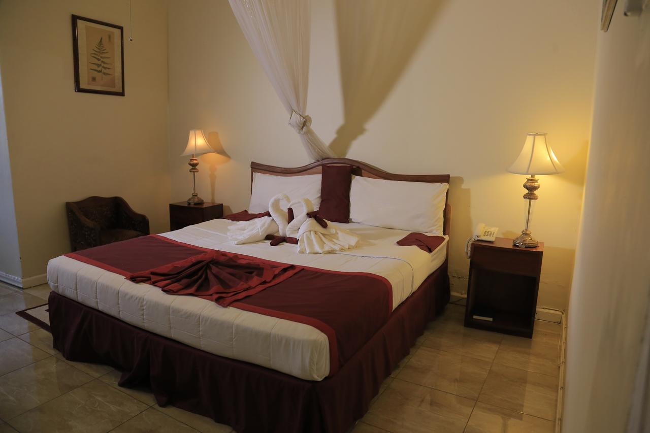 Executive Airport Hotel Entebbe Zewnętrze zdjęcie