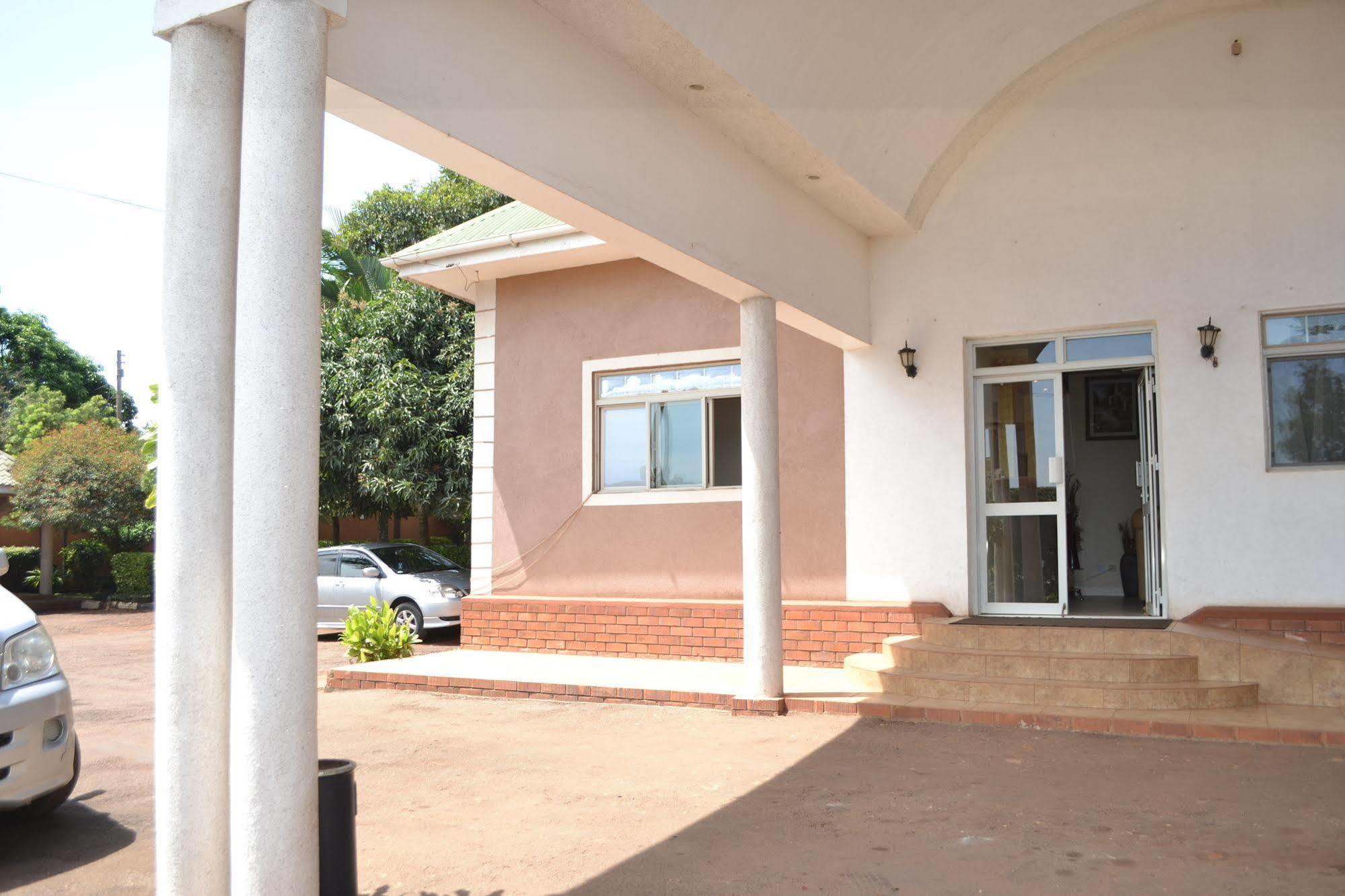 Executive Airport Hotel Entebbe Zewnętrze zdjęcie