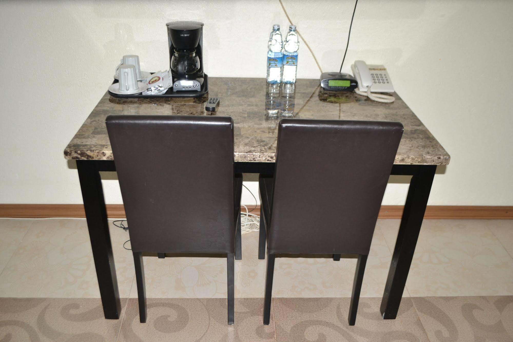 Executive Airport Hotel Entebbe Zewnętrze zdjęcie